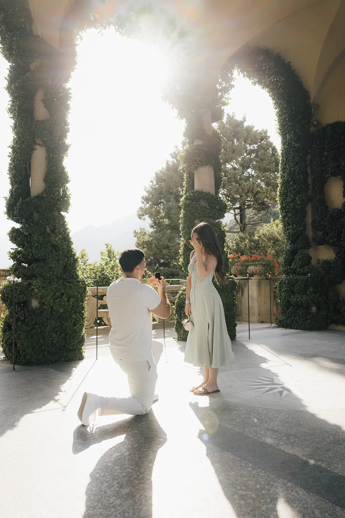 Lake como italy proposal photo shoot villa del balbianello photographer