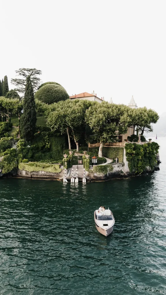 Lake como italy proposal photo shoot villa del balbianello photographer